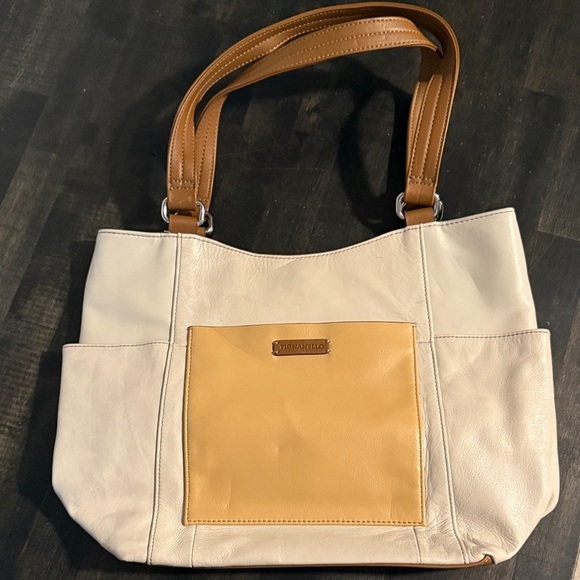 Tignanello Handbags - Tignanello Neutral Leather Purse Lots of Pockets